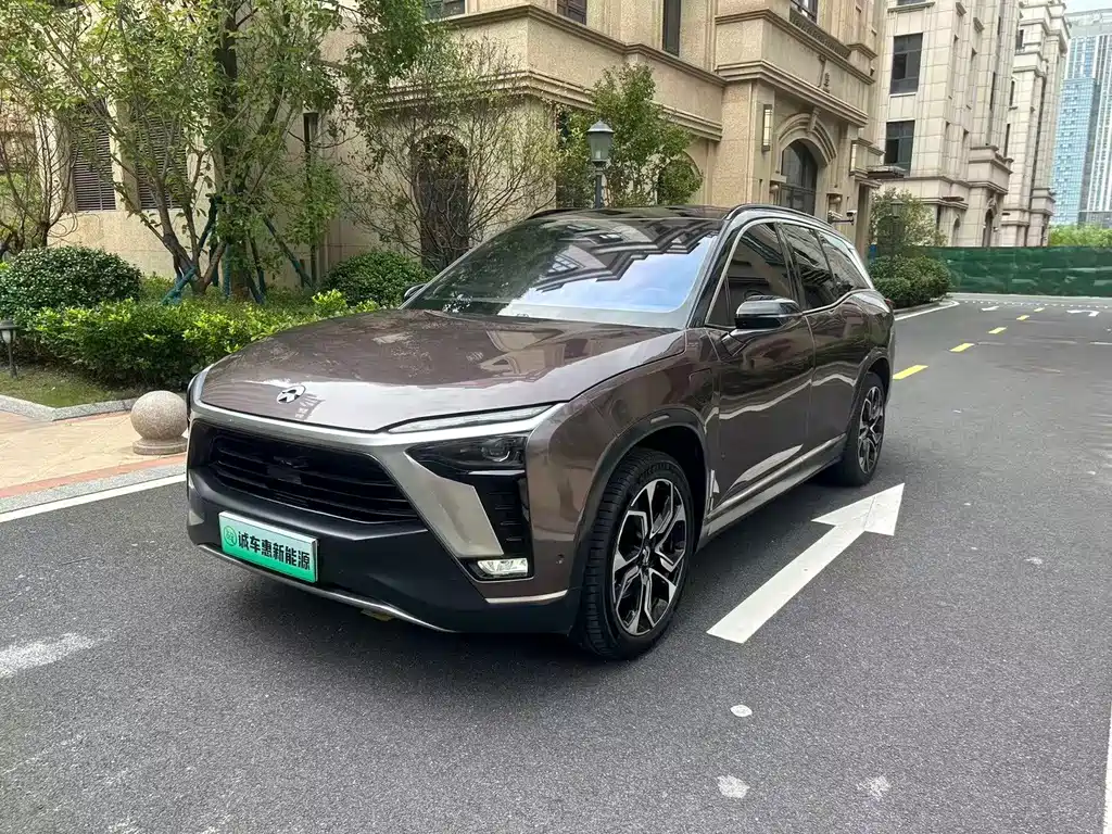 NIO ES8 2021
