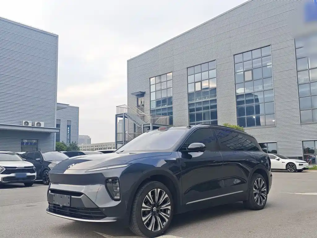 NIO ES8 2023