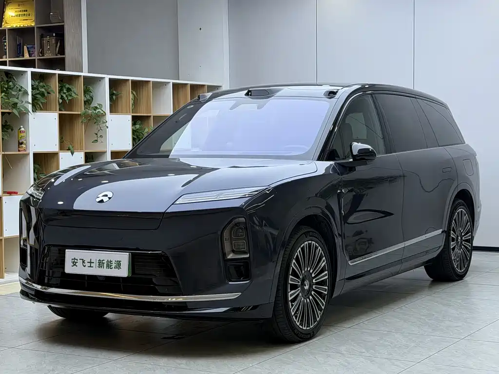 NIO ES8 2025