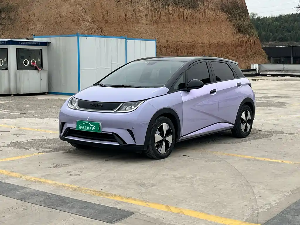 BYD Dolphin 2023