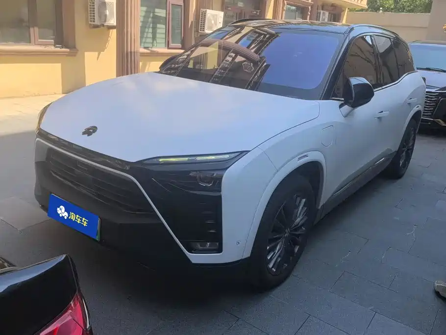 NIO ES8 2021