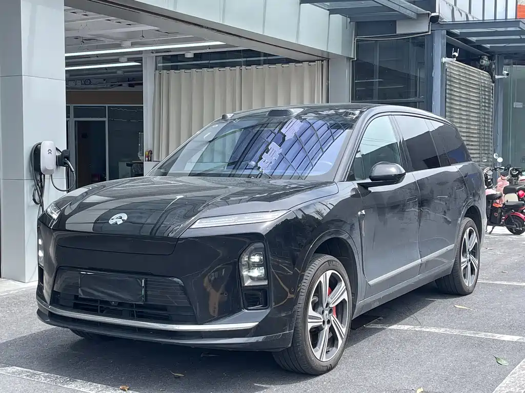 NIO ES8 2025