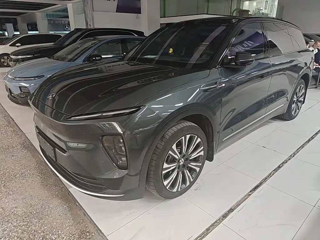 NIO ES8 2024