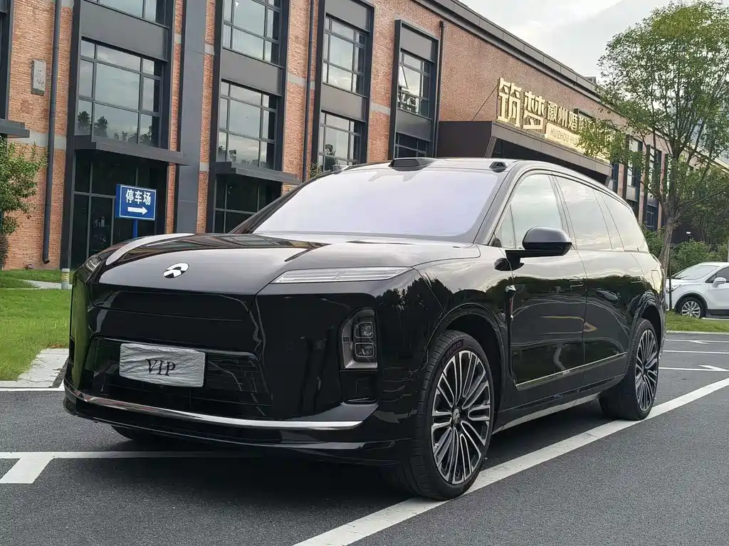 NIO ES8 2025
