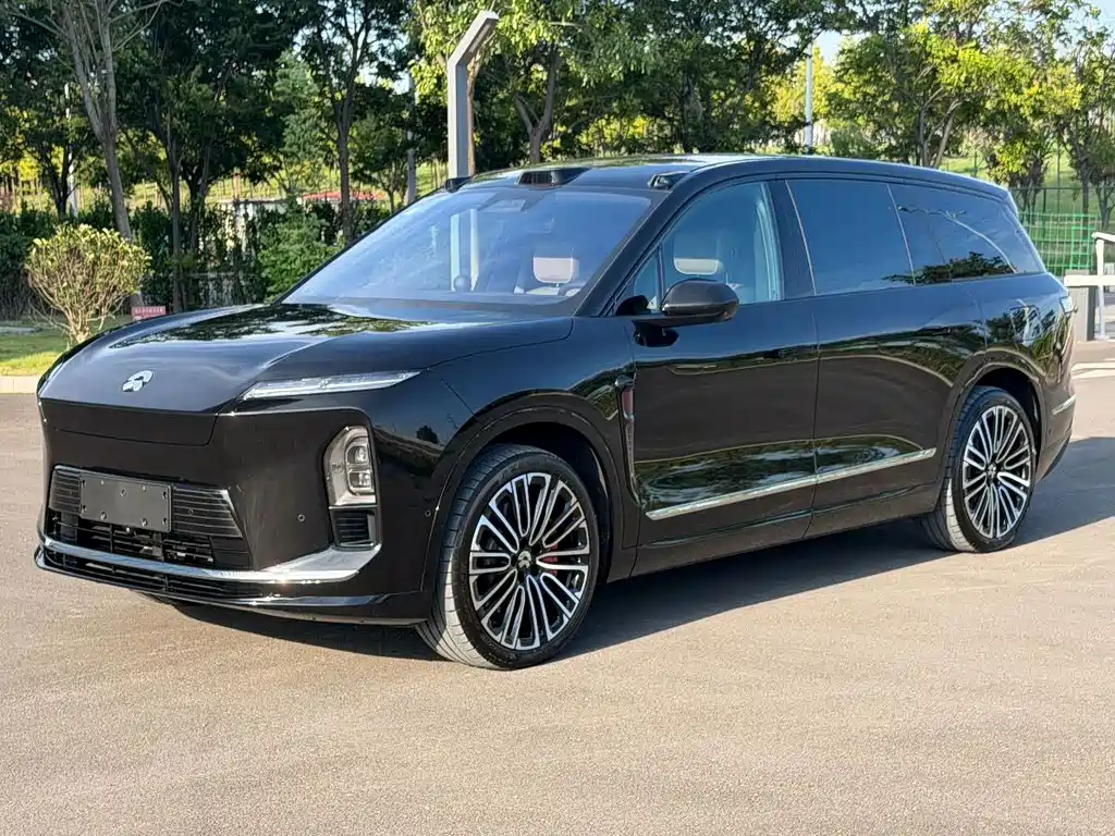 NIO ES8 2025