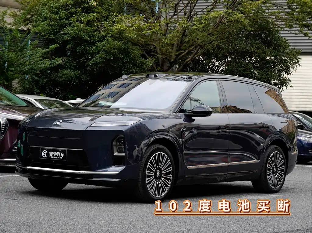 NIO ES8 2025