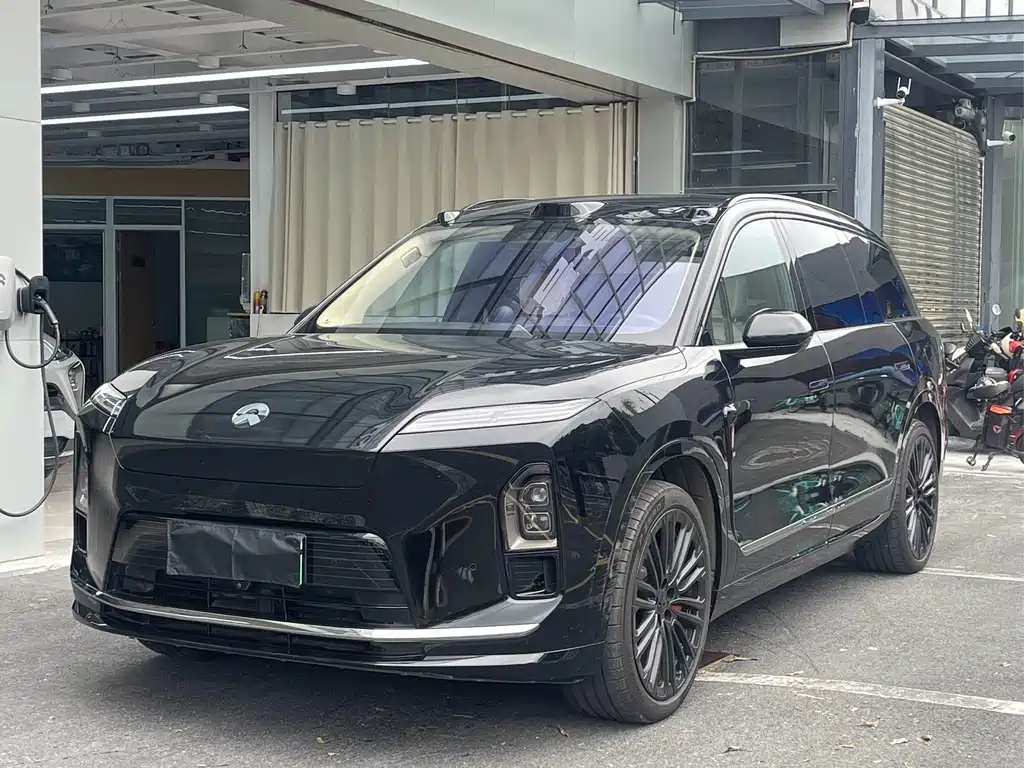 NIO ES8 2025