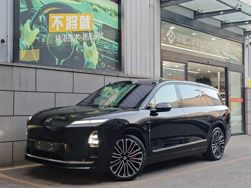 NIO ES8 2025