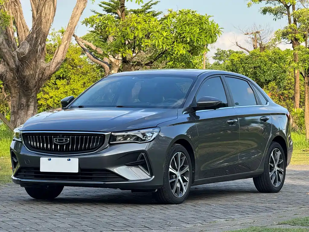 Geely Emgrand 2022