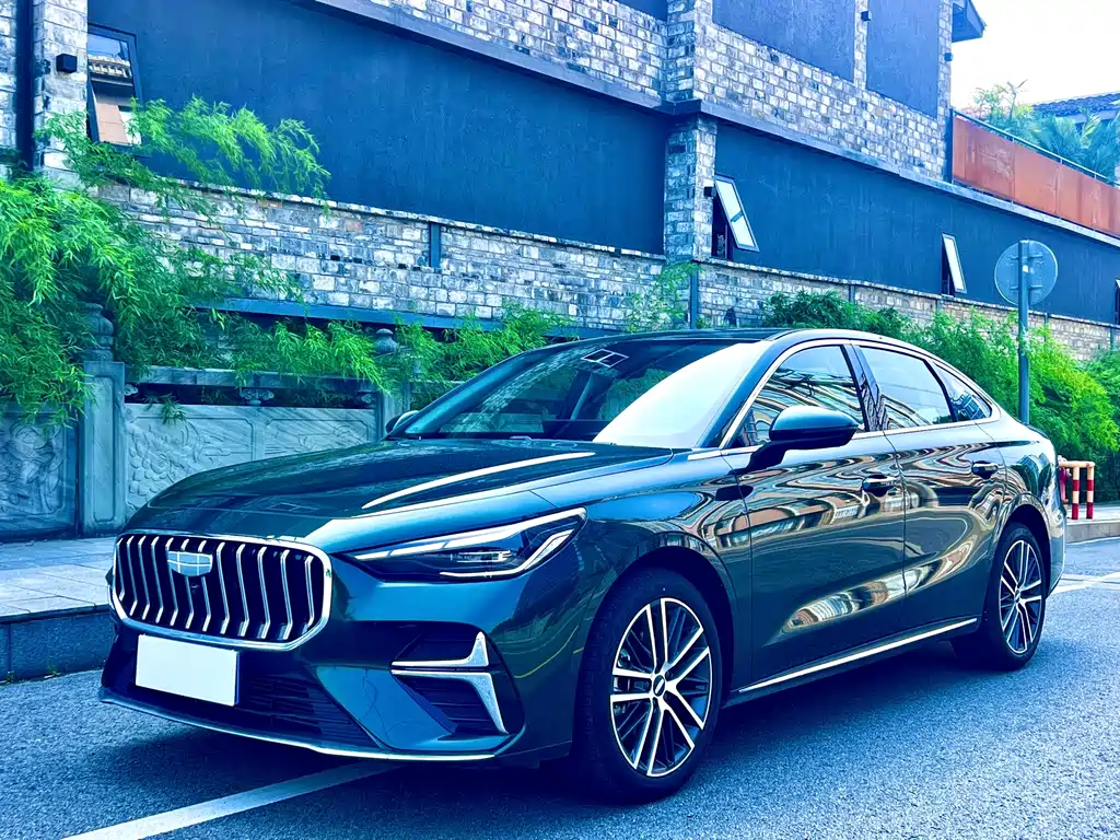 Geely Emgrand 2025