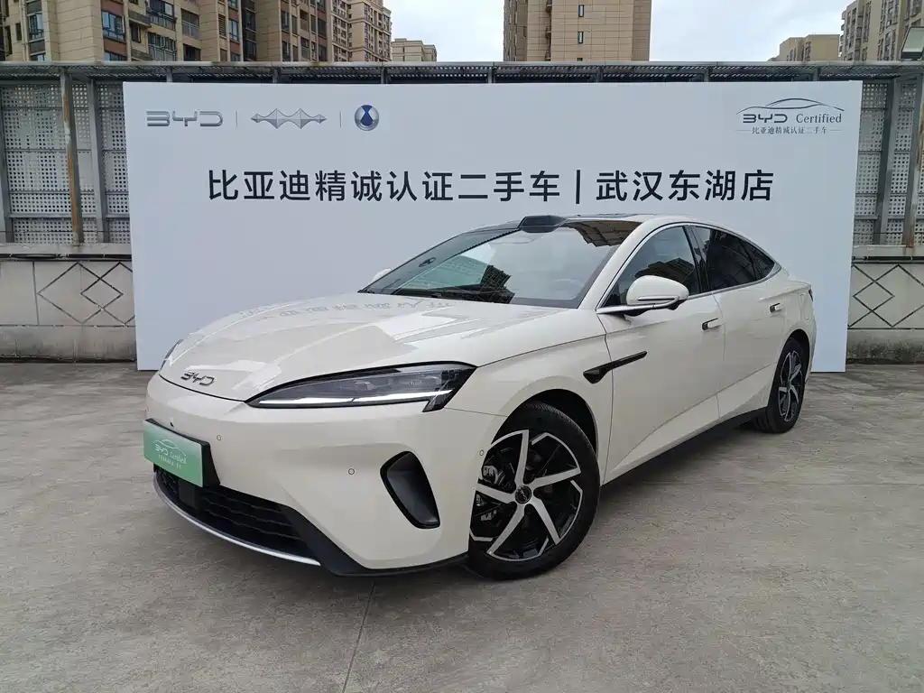 BYD Seal 07 DM-i 2025