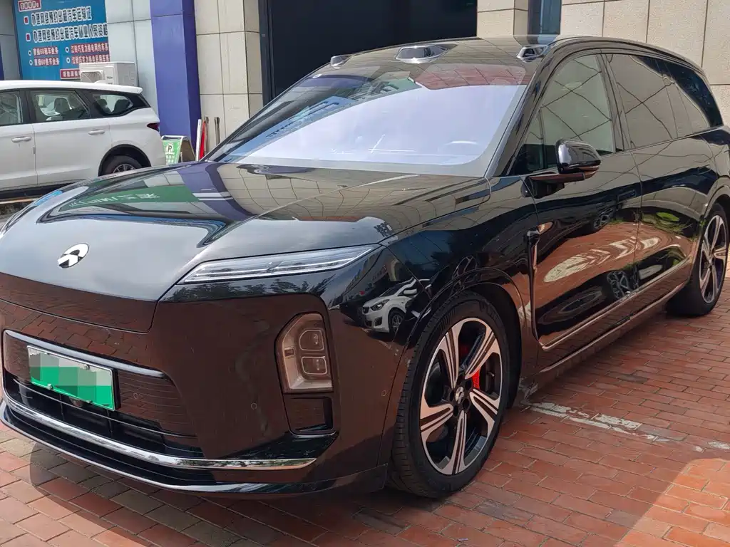 NIO ES8 2025