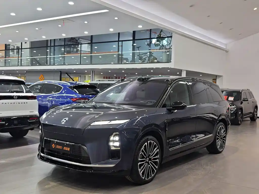 NIO ES8 2025