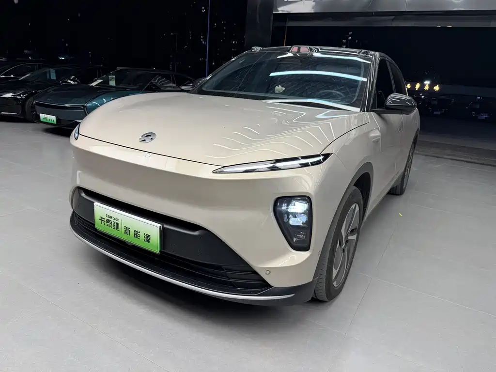 NIO ES8 2024