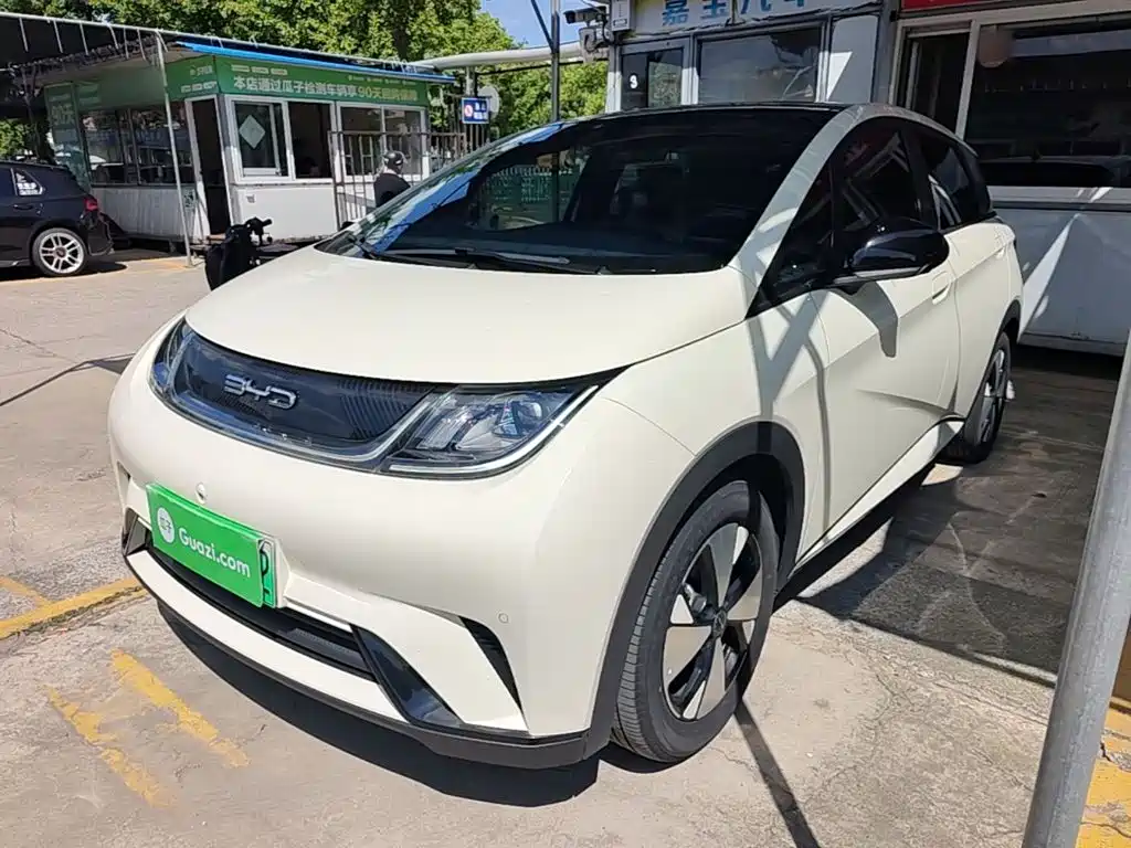 BYD Dolphin 2023