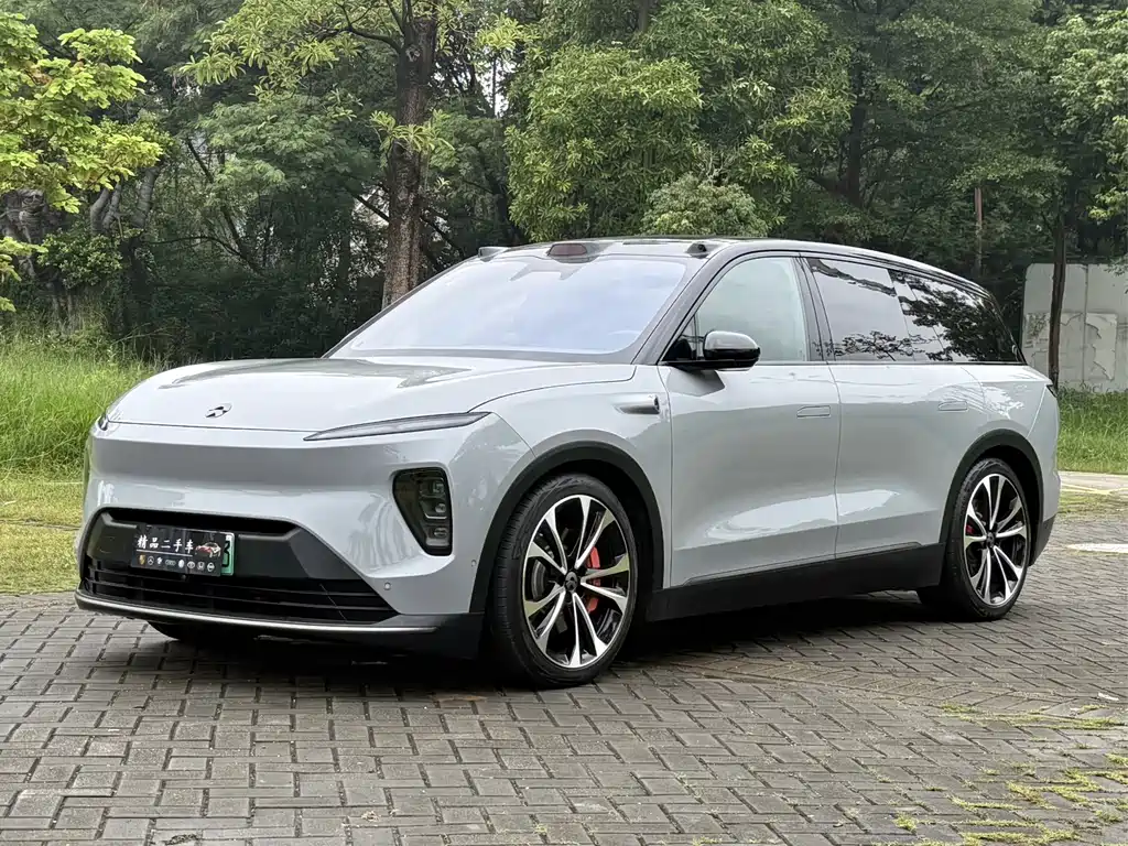 NIO ES8 2023