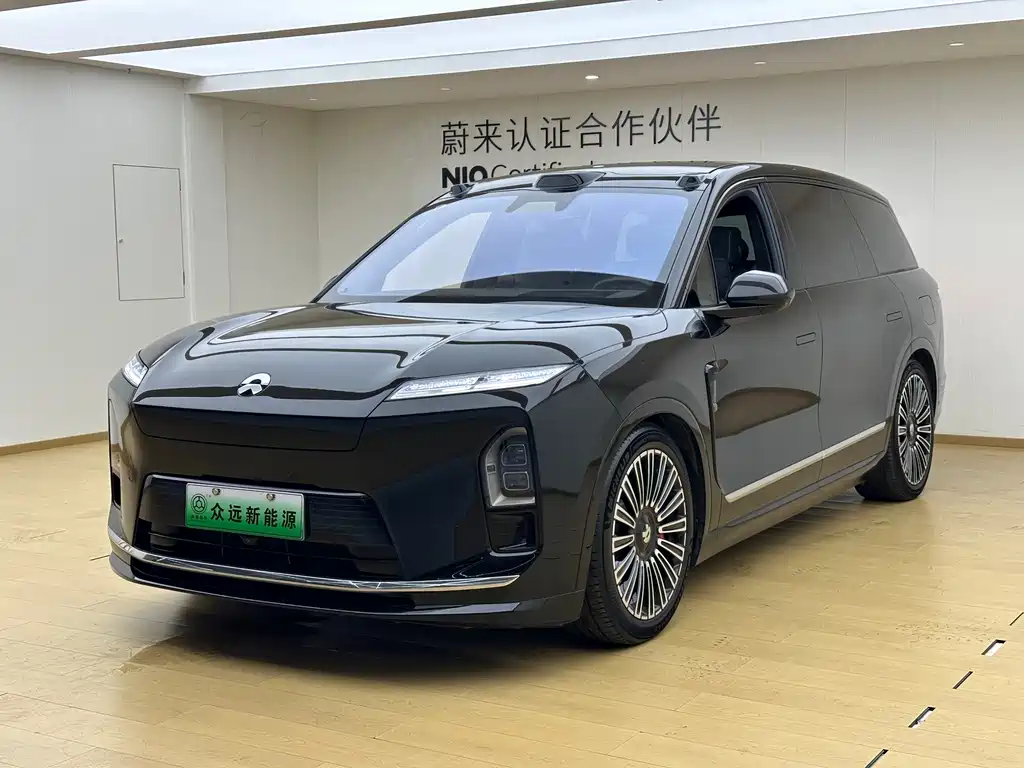 NIO ES8 2025