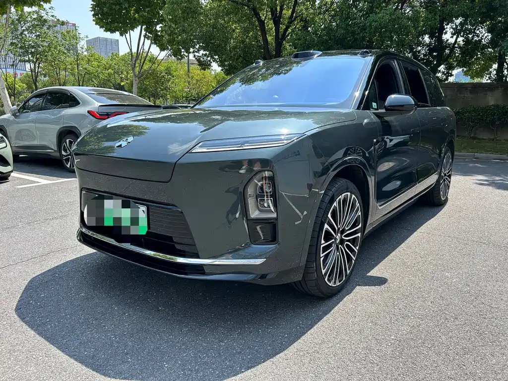 NIO ES8 2025