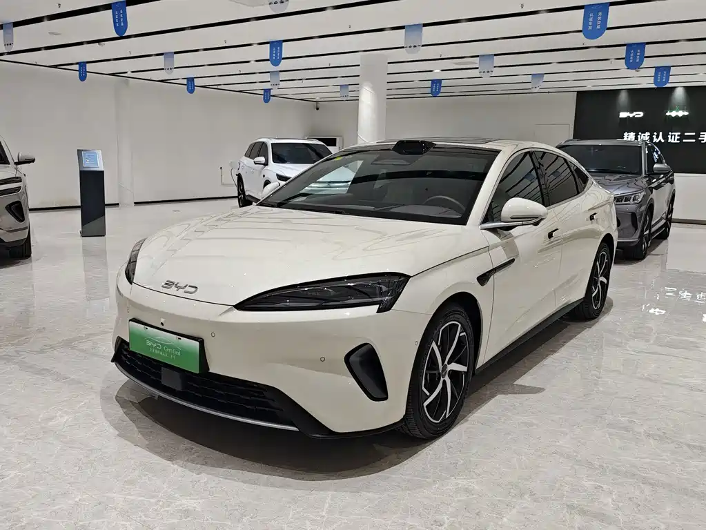 BYD Seal 07 DM-i 2025