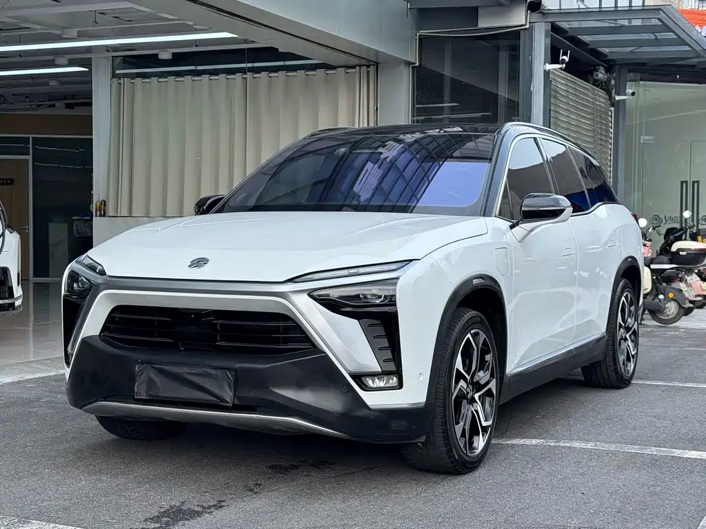 NIO ES8 2021