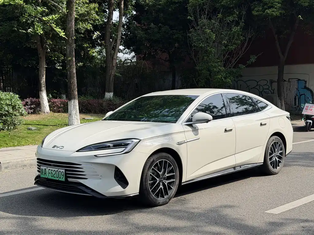 BYD Seal 07 DM-i 2025