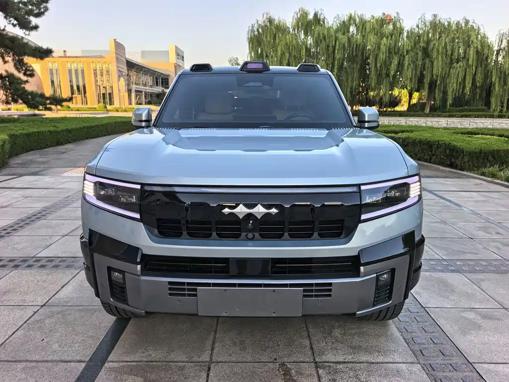 Fang Cheng Bao Leopard 8 2024