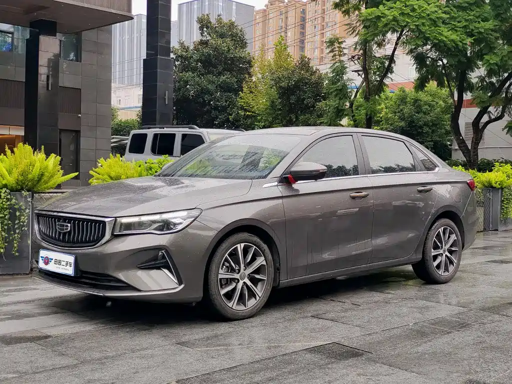 Geely Emgrand 2021
