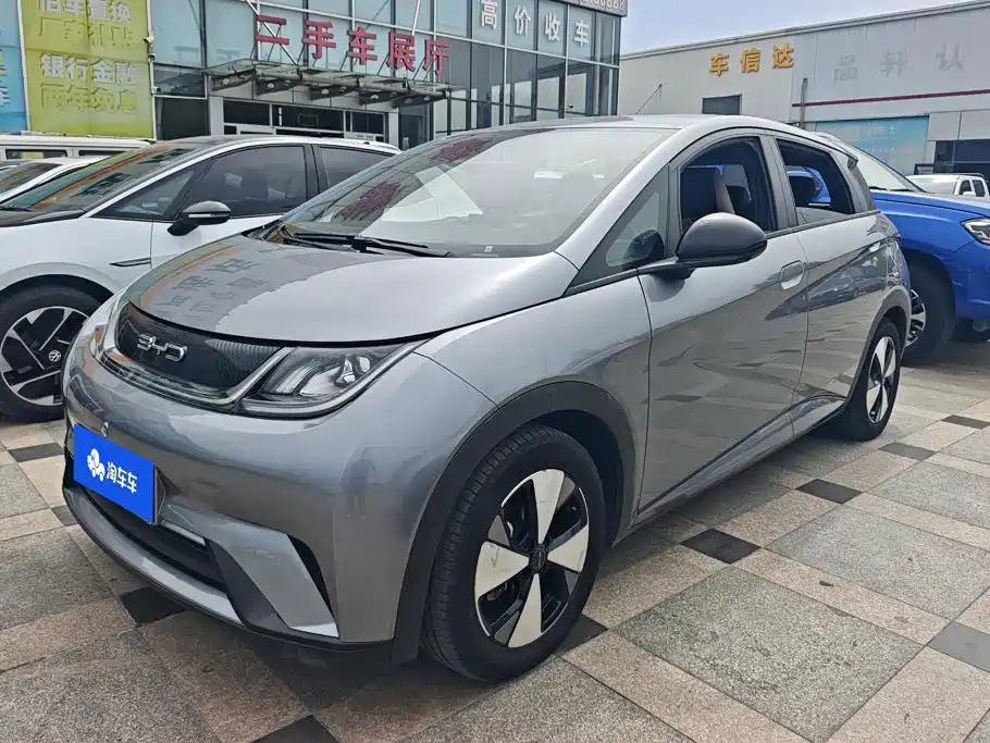 BYD Dolphin 2023