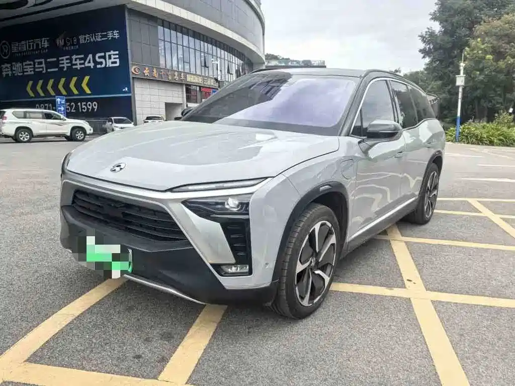 NIO ES8 2021