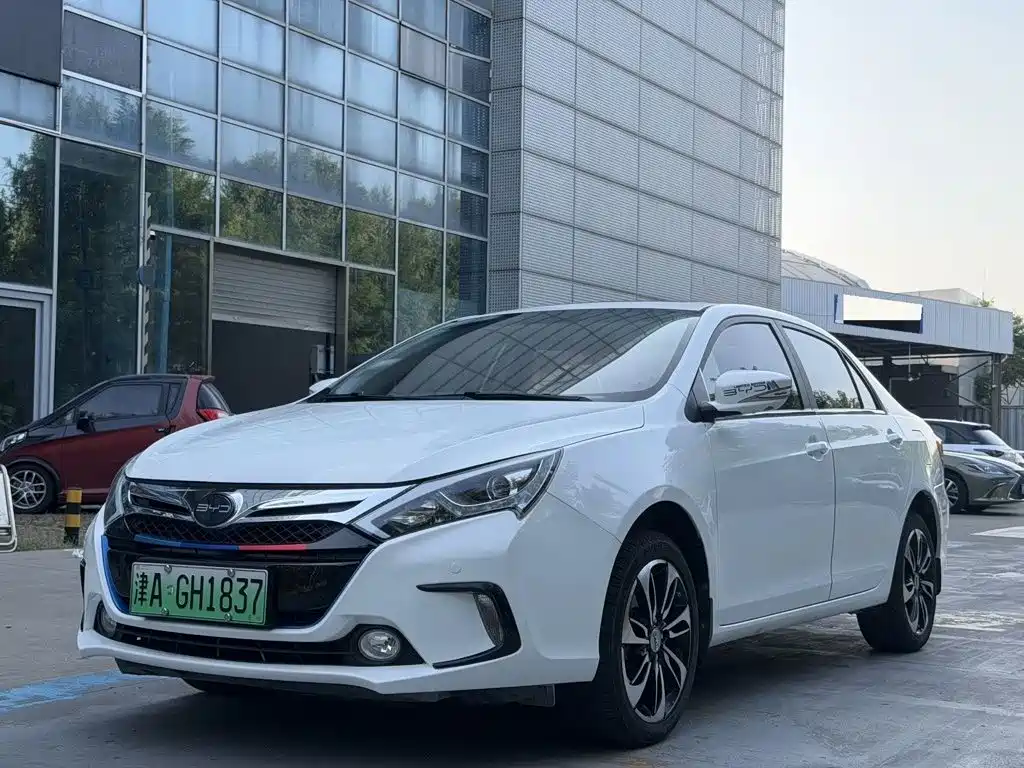 BYD Qin NEV 2015