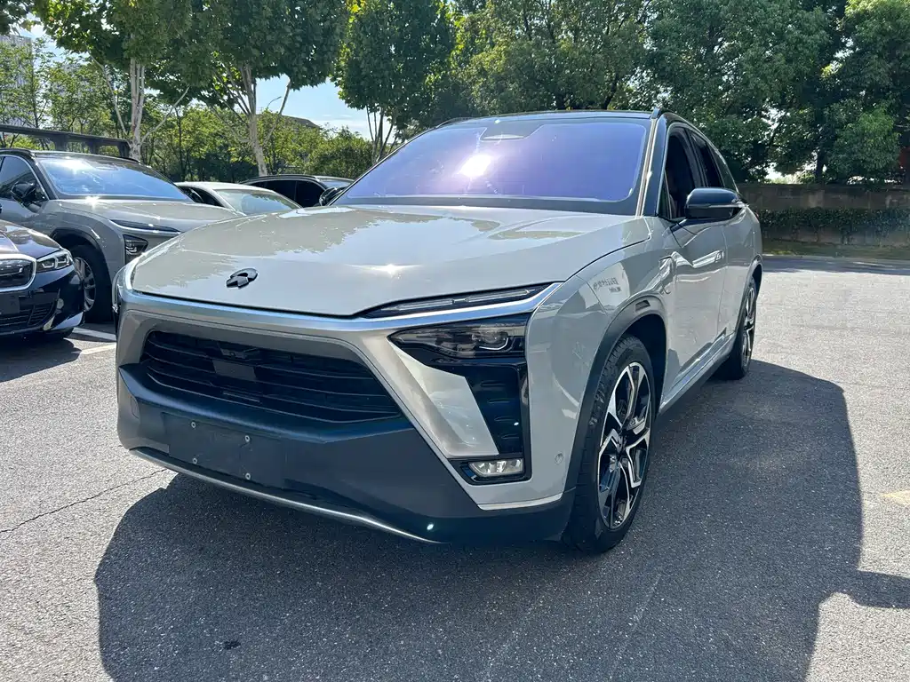 NIO ES8 2021