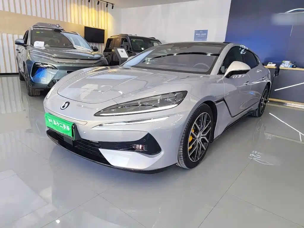 Denza Denza Z9GT 2024