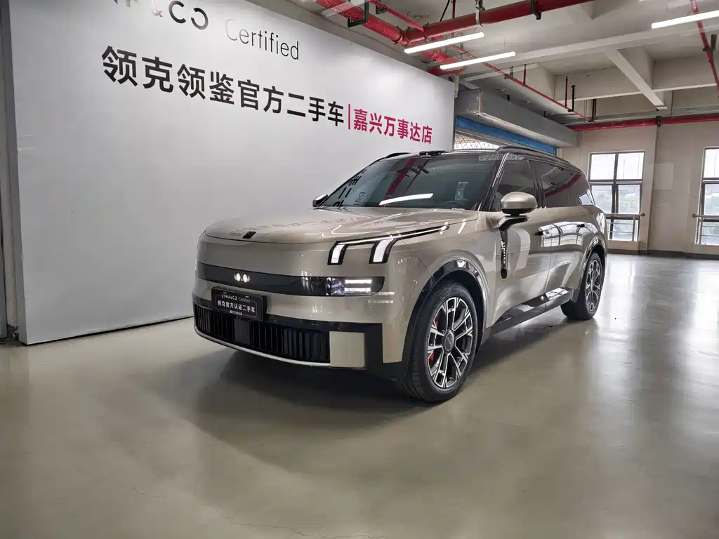 Lynk & Co 900 2025