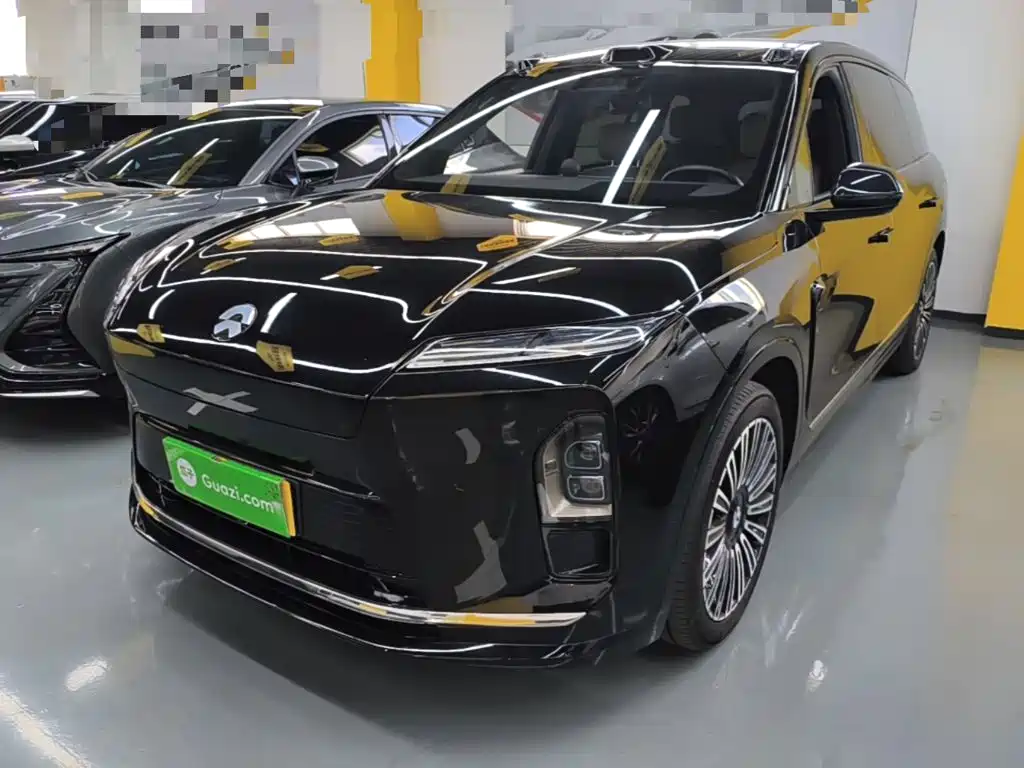 NIO ES8 2025