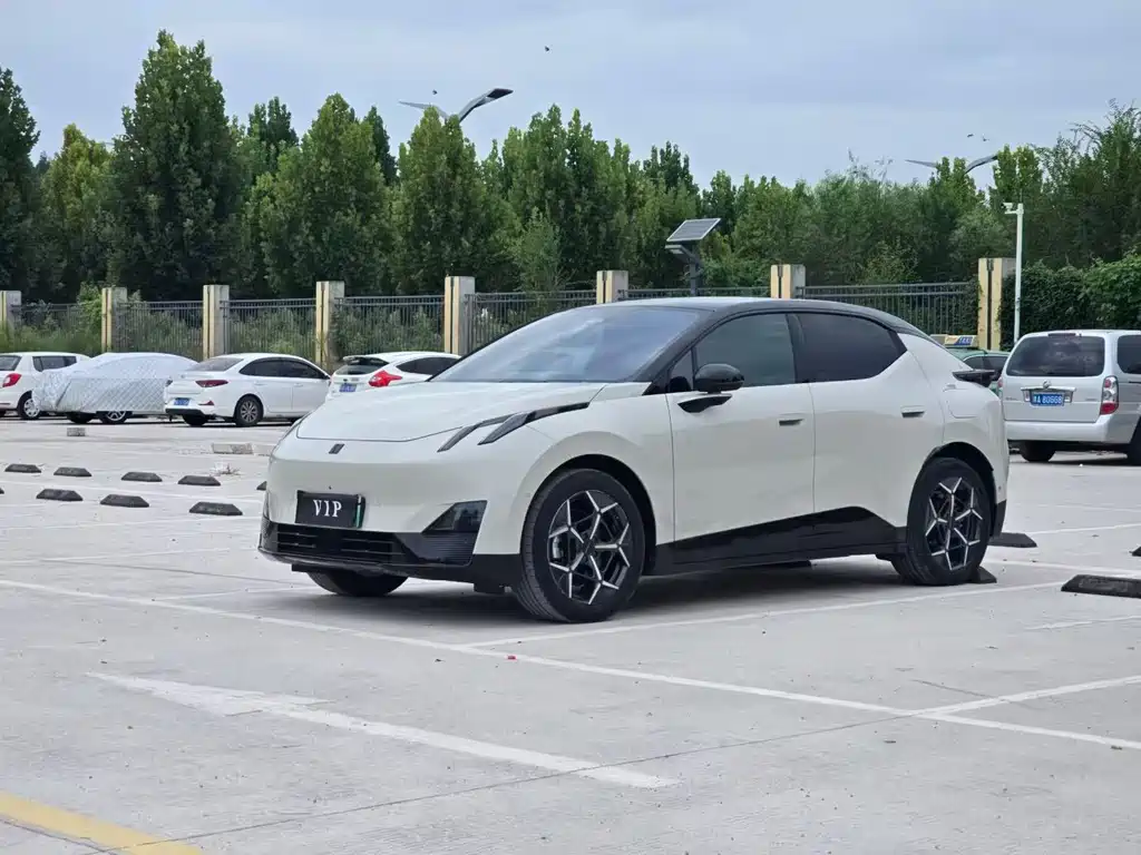 Lynk & Co Z20 2025