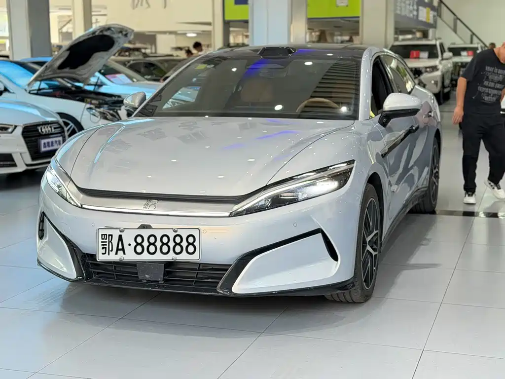 BYD Han L 2025