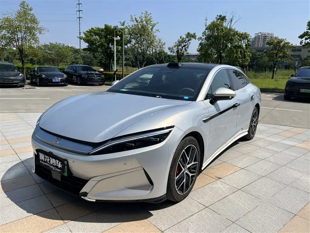 BYD Han L 2025