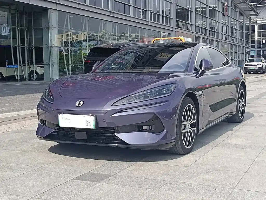 Denza Denza Z9 2024