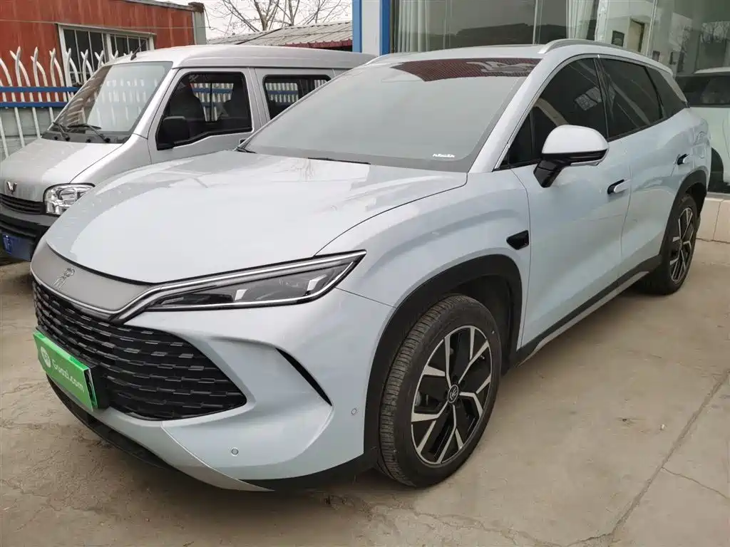 BYD L DM-i 2025