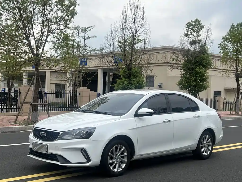 Geely Emgrand 2021