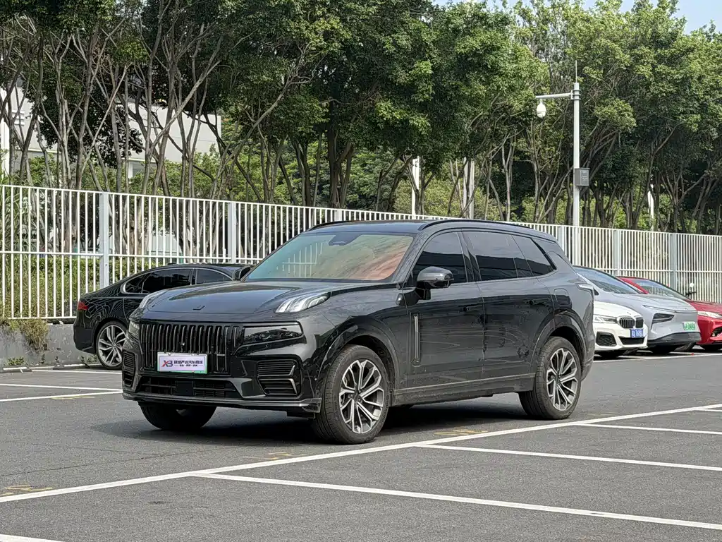 Lynk & Co 09 EM-P 2025