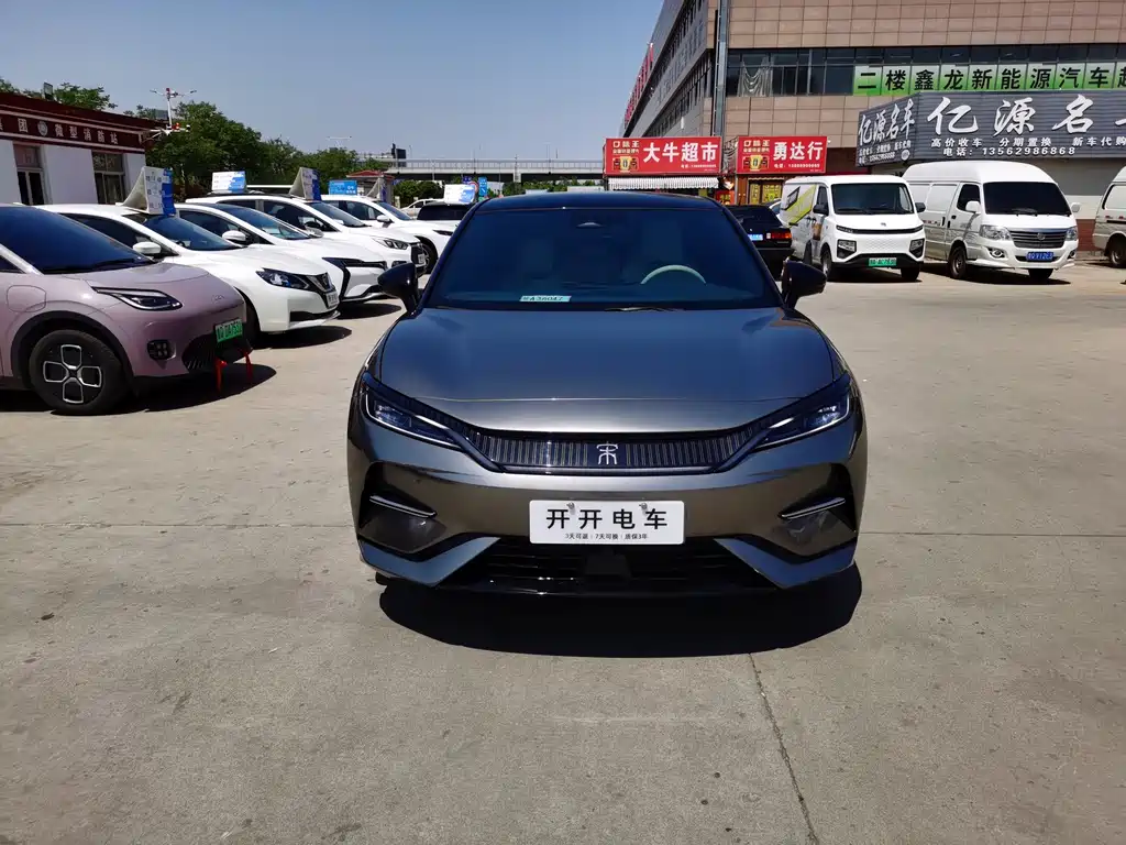 BYD L EV 2025