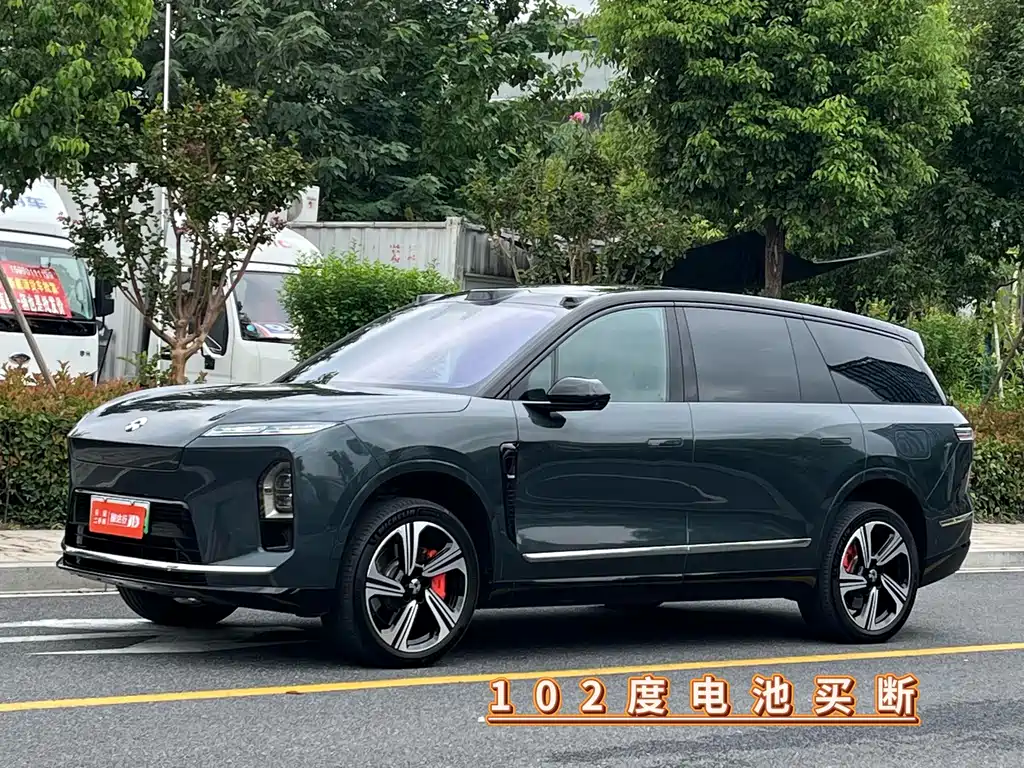 NIO ES8 2025