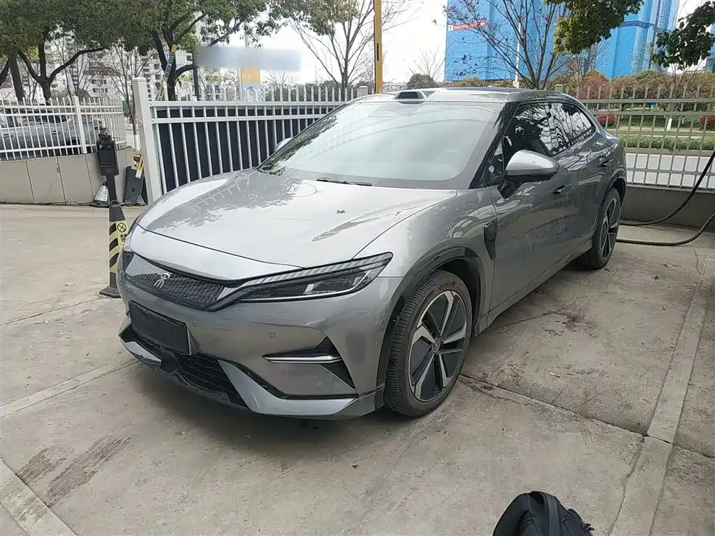 BYD L EV 2025