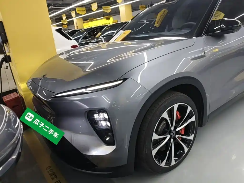NIO ES8 2024