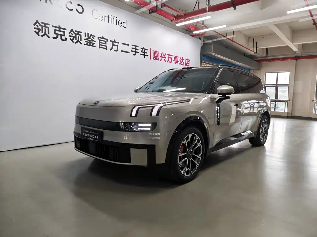 Lynk & Co 900 2025