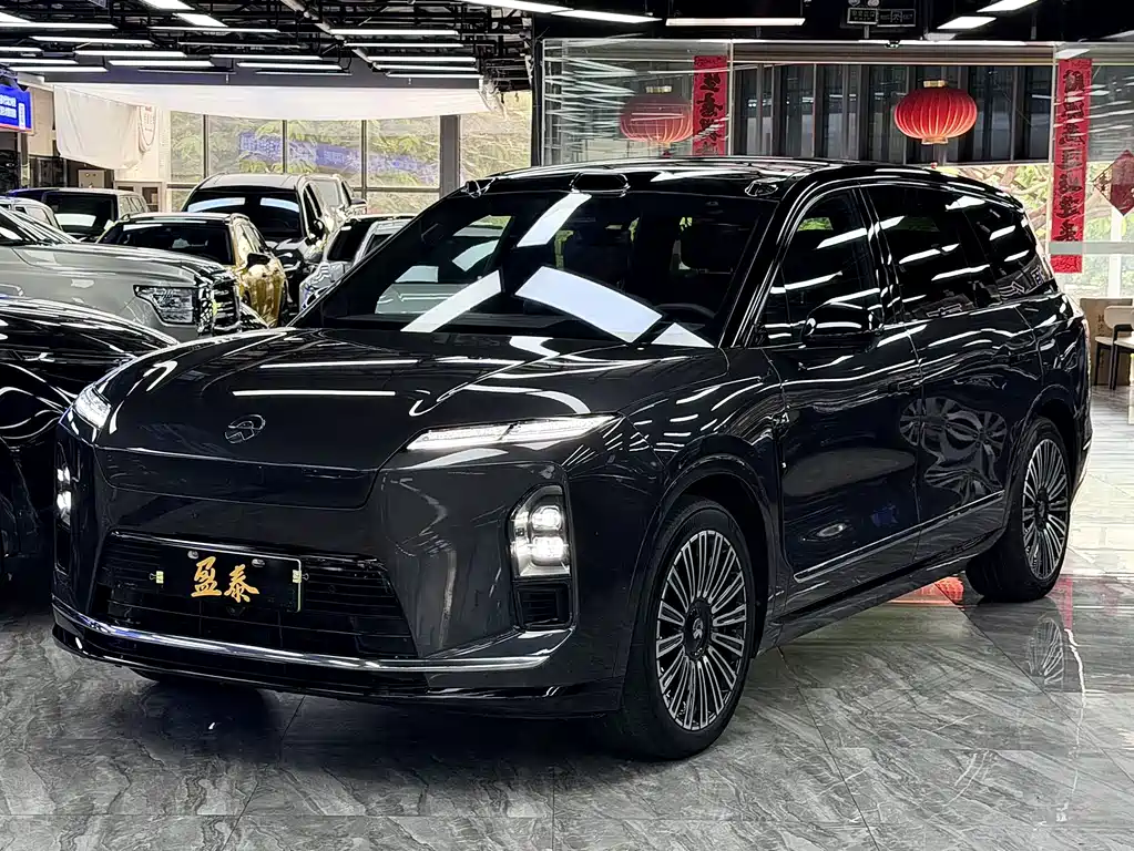NIO ES8 2025