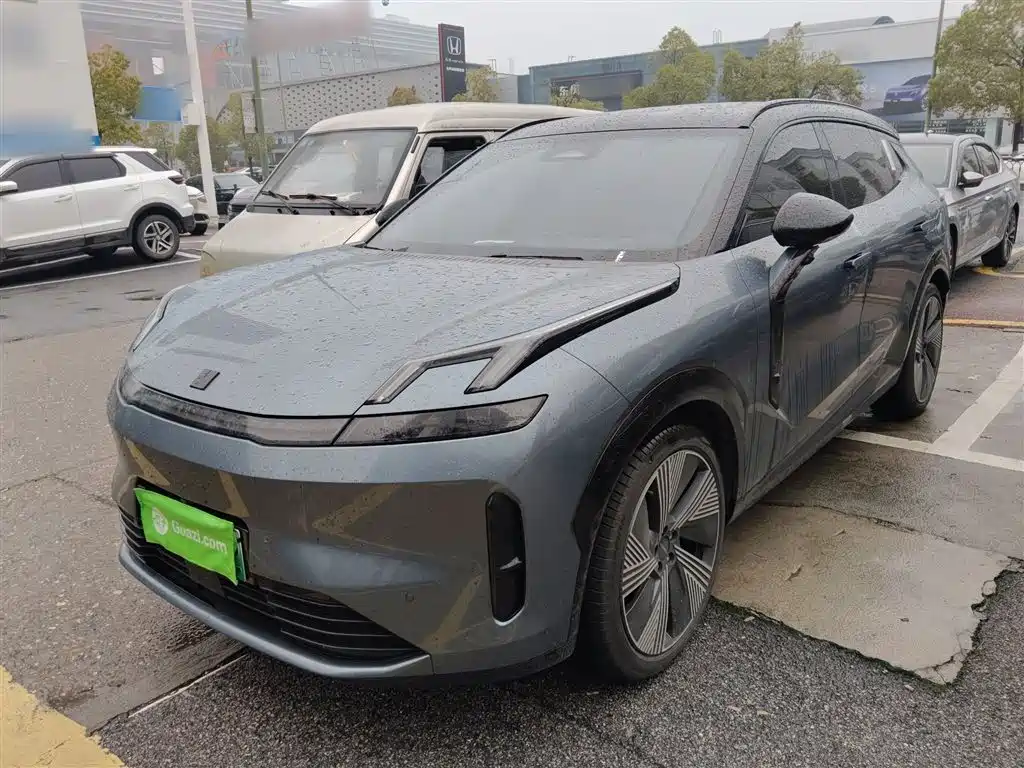Lynk & Co 08 EM-P 2024