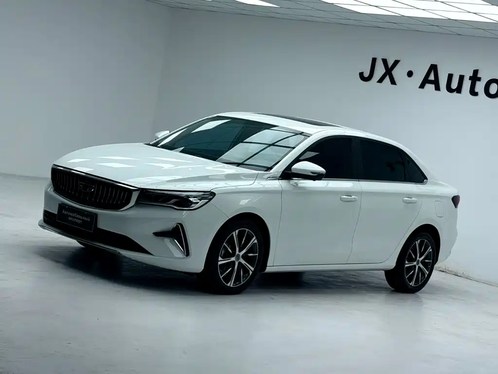 Geely Emgrand 2022