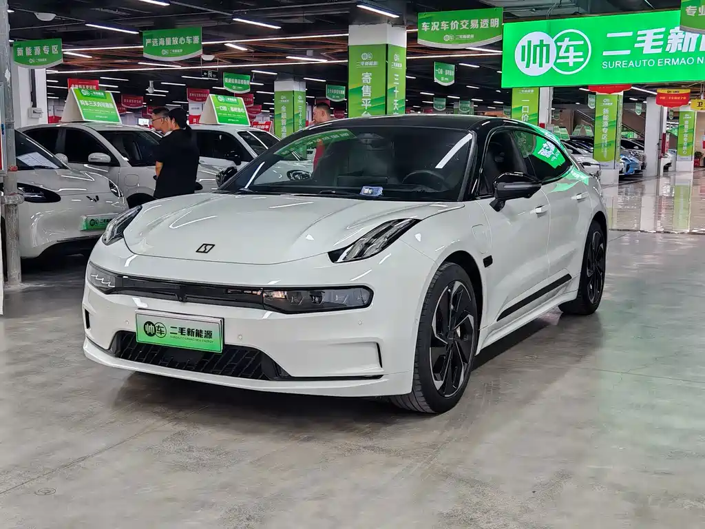 Zeekr 001 2024